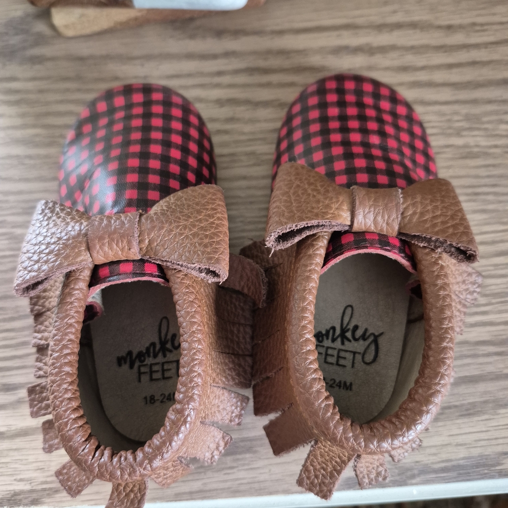 Monkey Feet Checkered Red and Brown Moccasins